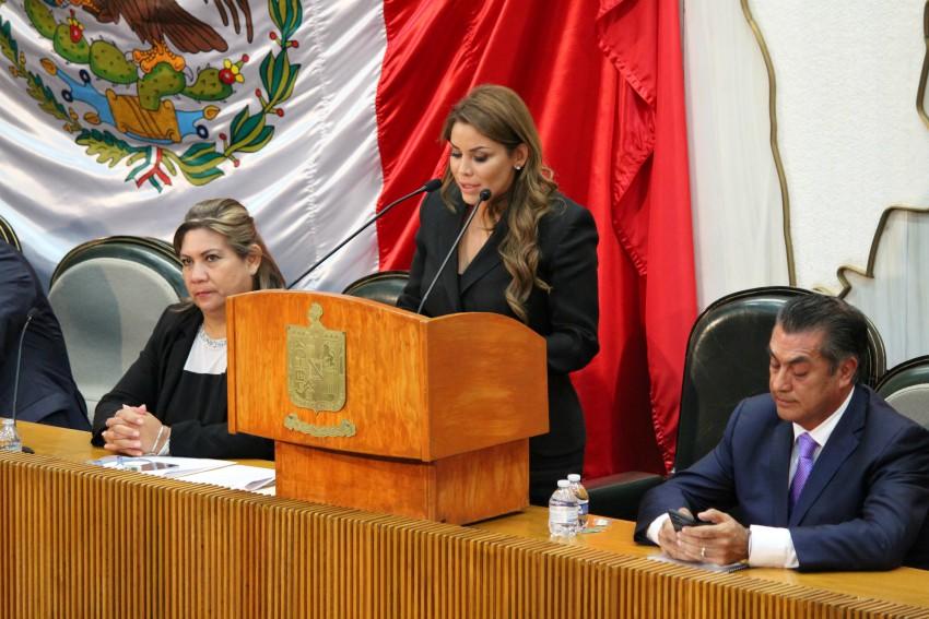 Karina Barrón en la sesión en la que asumió la presidencia del Congreso en septiembre de 2017